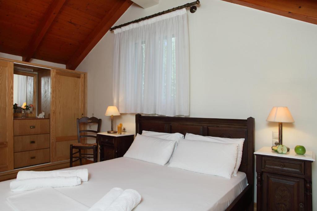 Kydonies Villas Frinion Room photo